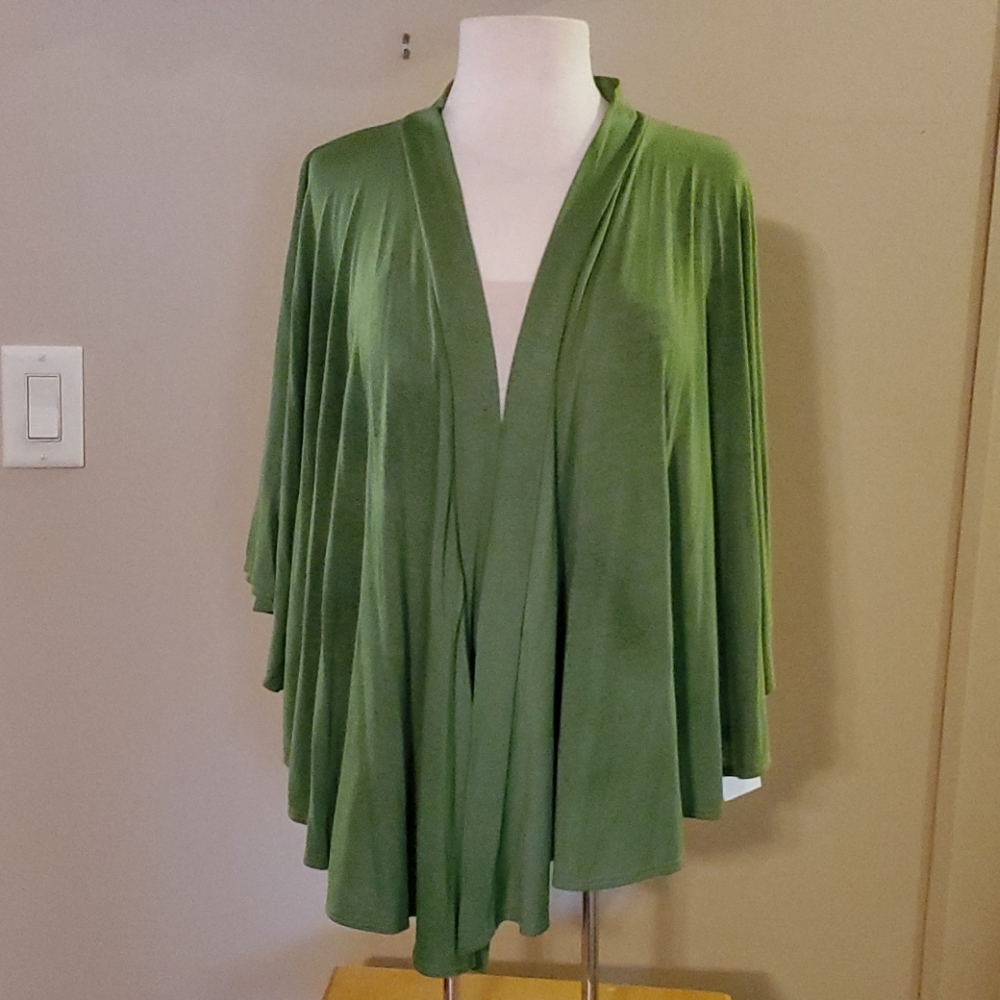 Shrug/cardigan